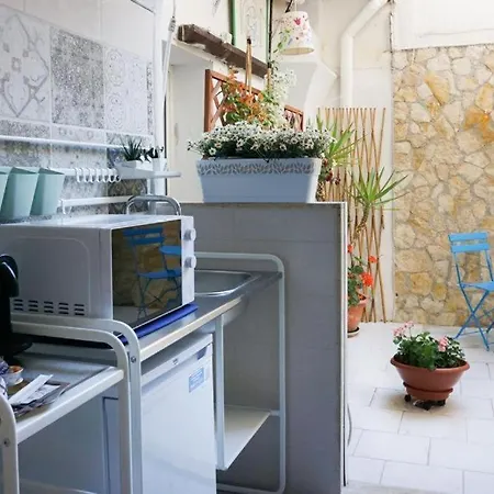 Blue Courtyard Howme Апартаменты